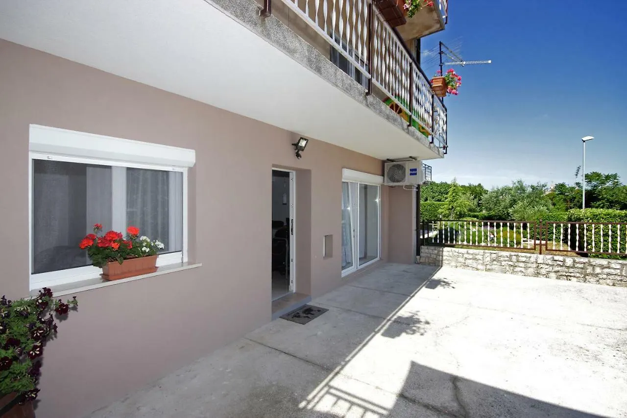 Apartment Alet Pula 0*,  Kroatien