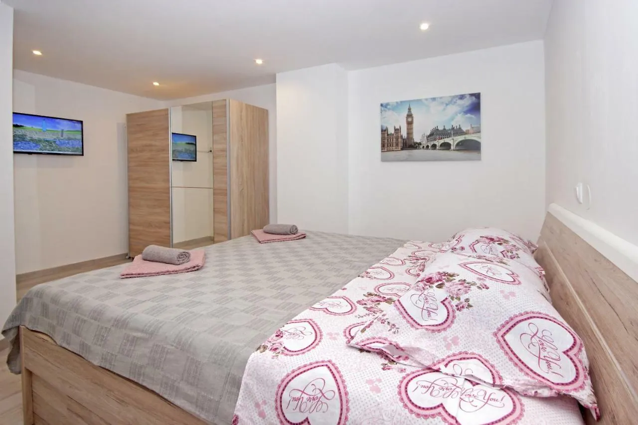 Apartment Alet Pula